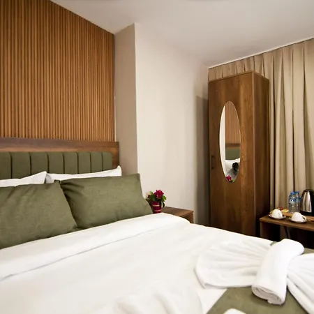 Aurora Eco Hotel 3*